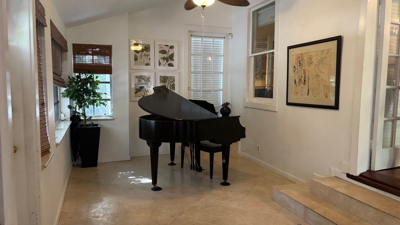 Photo of Bedroom in Northeast Coconut Grove