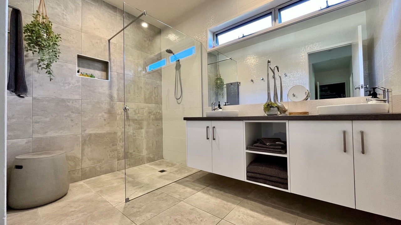 Photo of Bathroom in Myrtleford