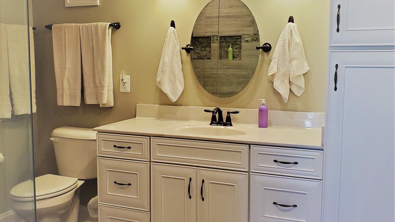 Photo of Bathroom in Colonial Beach