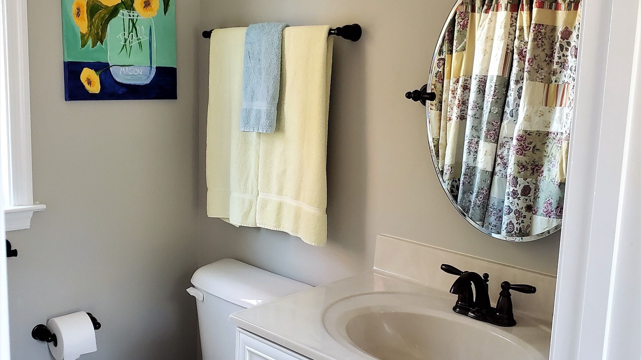 Photo of Bathroom in Colonial Beach