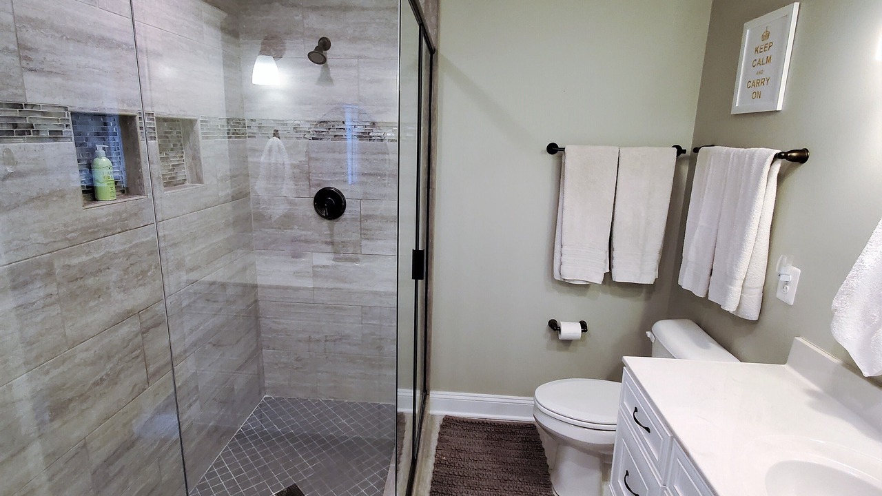 Photo of Bathroom in Colonial Beach