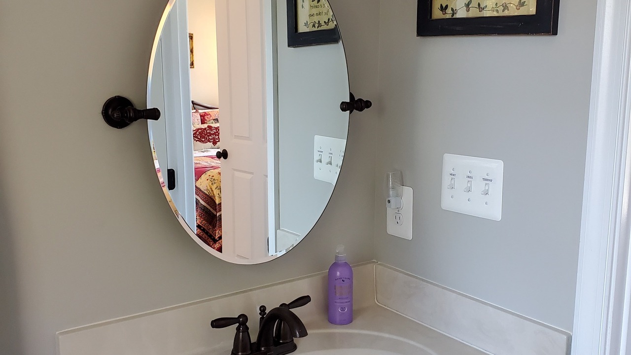 Photo of Bathroom in Colonial Beach
