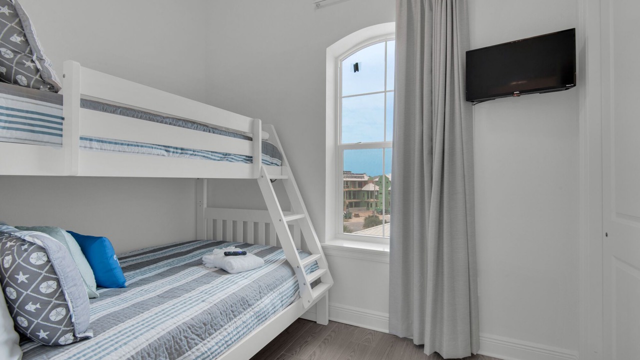 Photo of Bedroom in Gulf Place