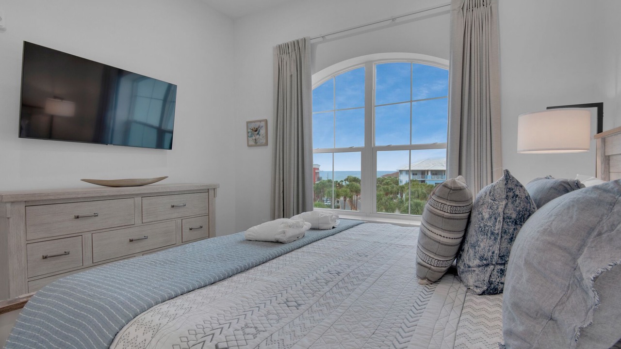 Photo of Bedroom in Gulf Place