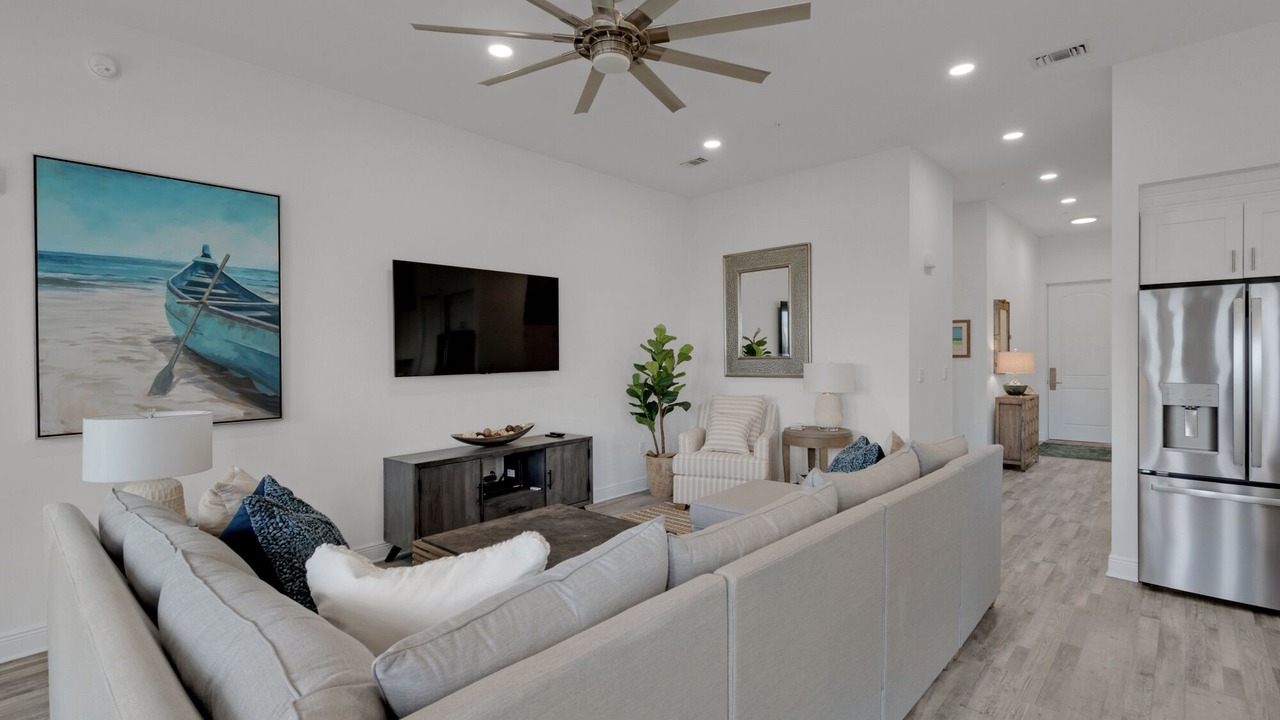 Photo of Livingroom in Gulf Place