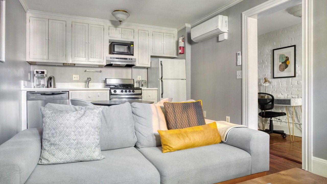 Photo of Livingroom in Logan Circle
