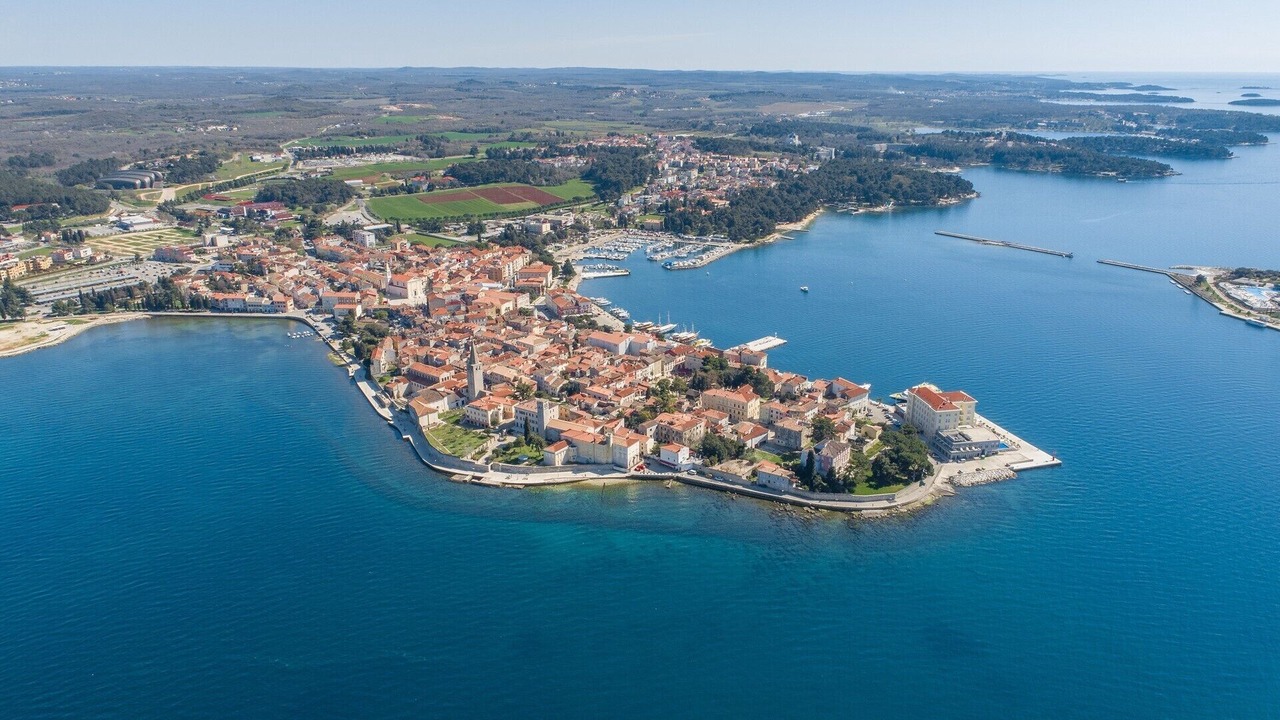 Photo of Outdoor in Spadici