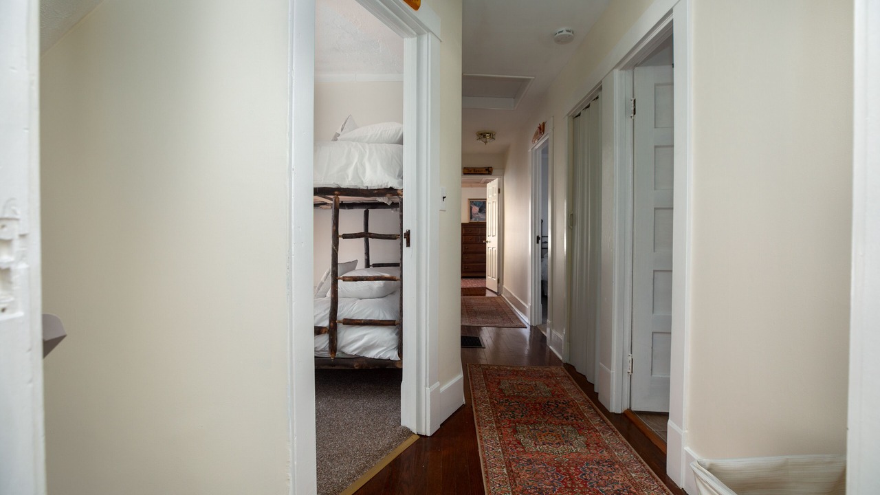 Photo of Bedroom in North Creek