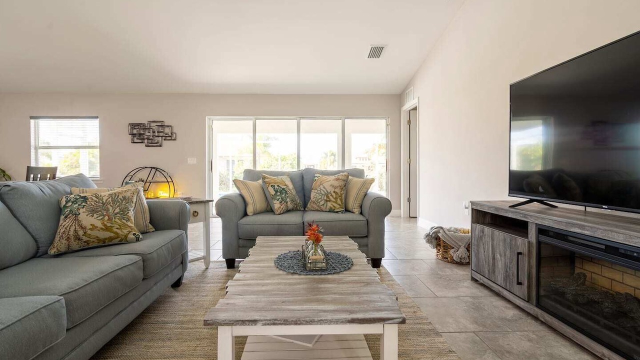 Photo of Livingroom in Burnt Store