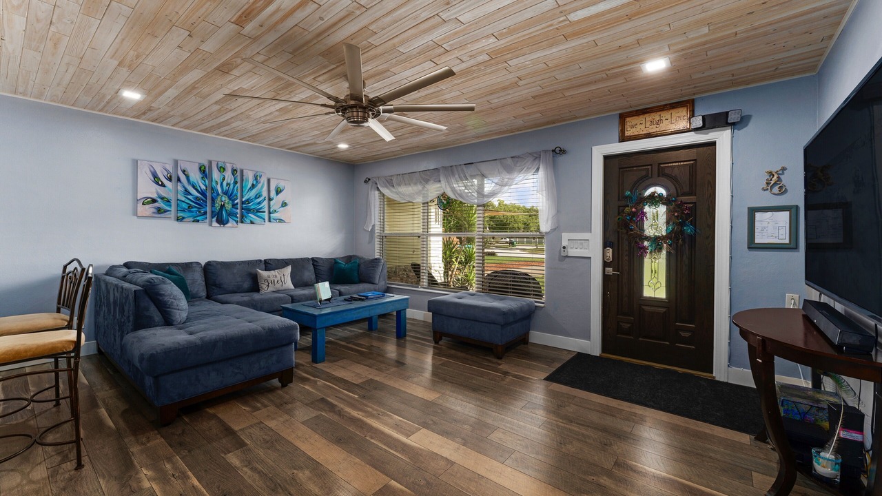 Photo of Livingroom in Cape Caneveral Beach Gardens