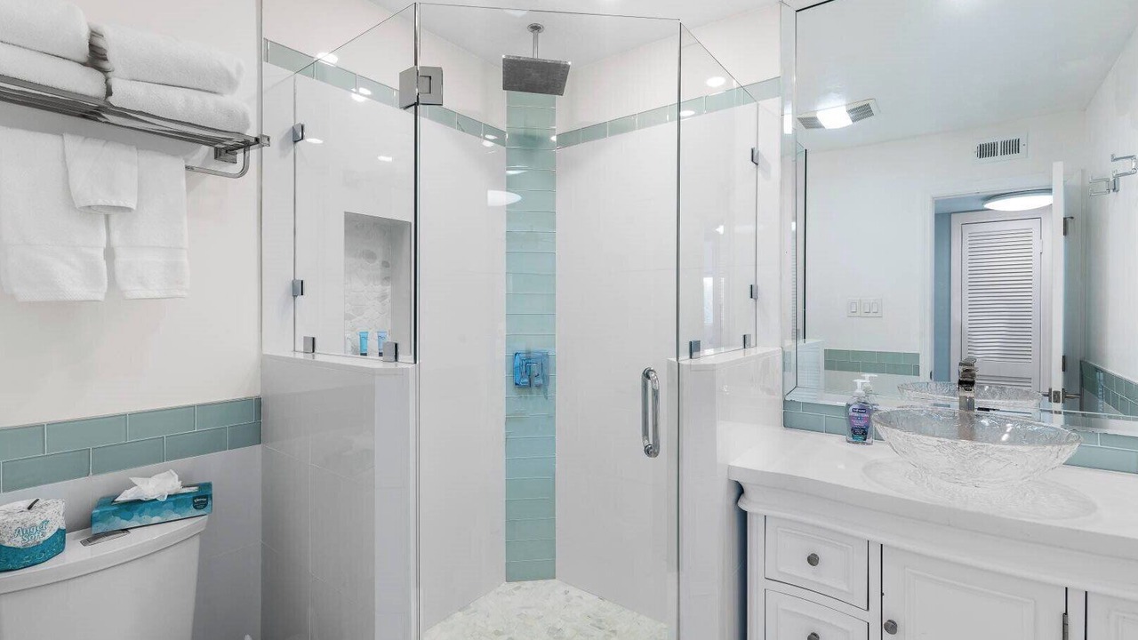 Photo of Bathroom in Marathon