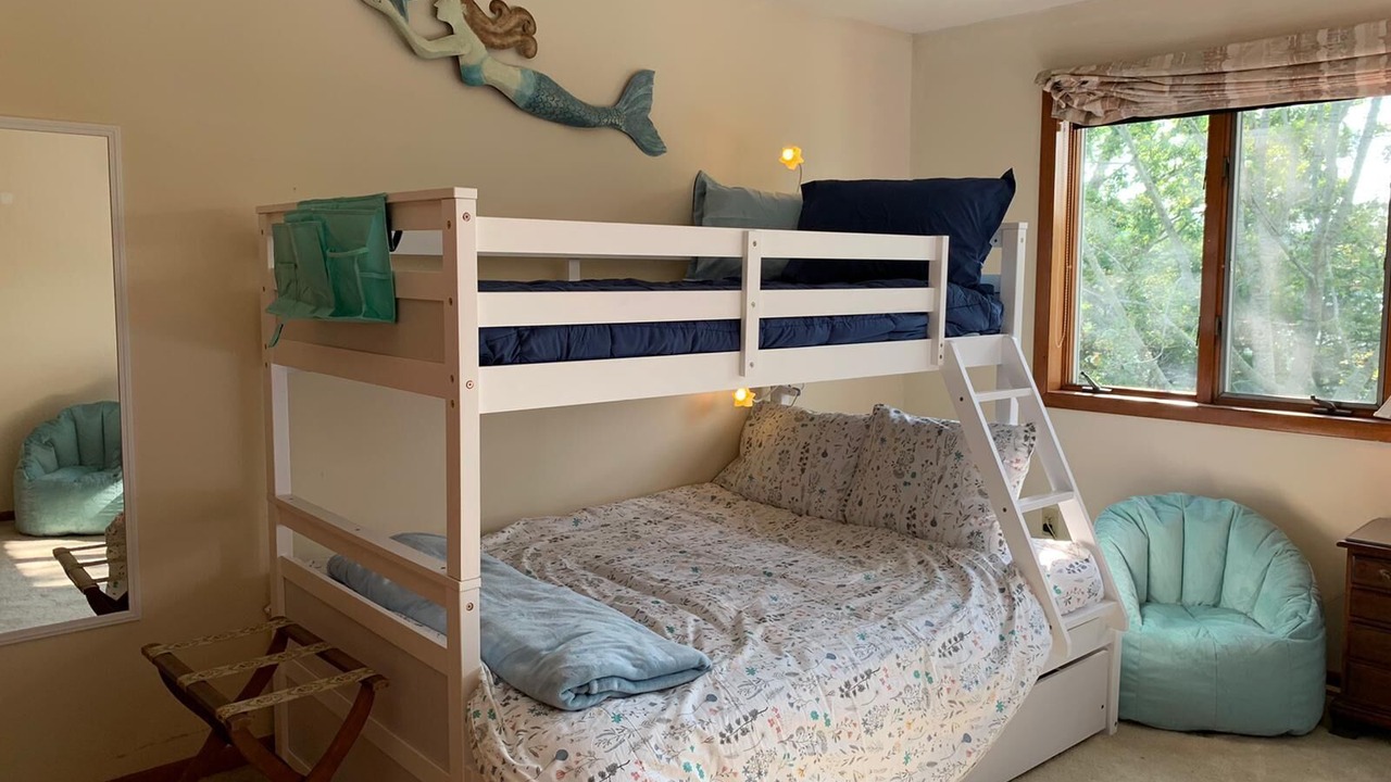 Photo of Bedroom in Weirwood