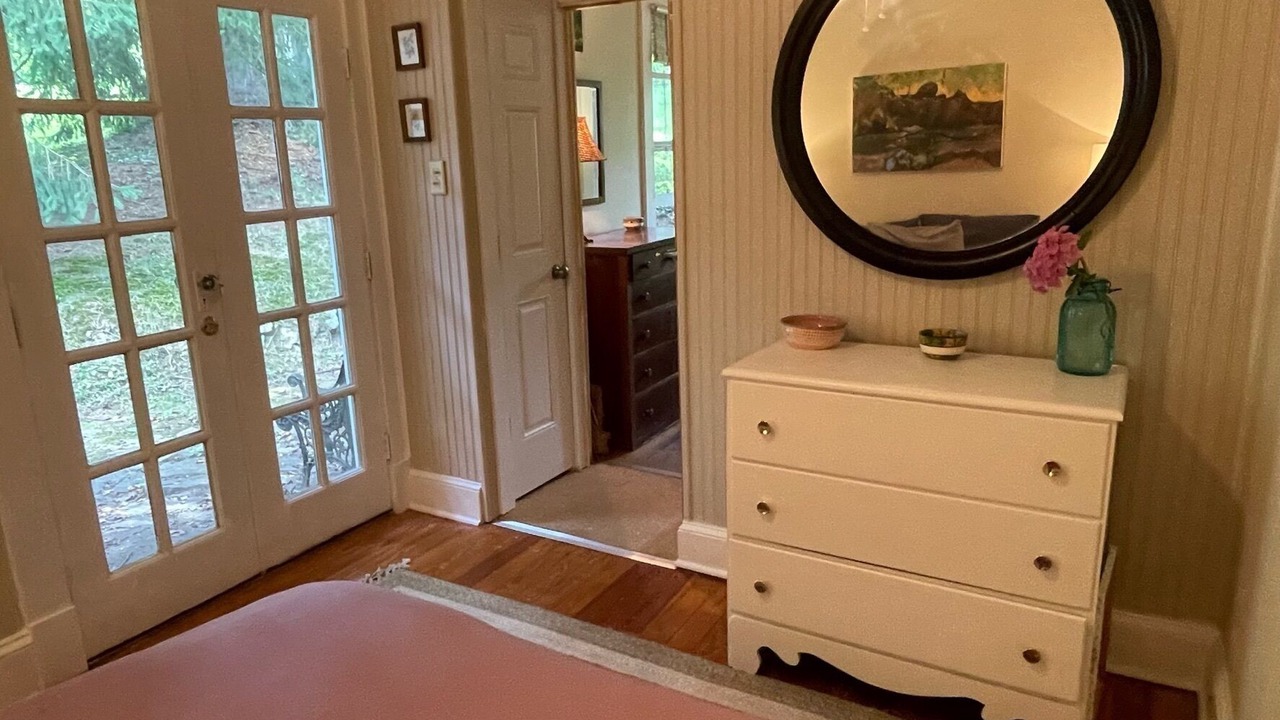 Photo of Bedroom in Warm Springs