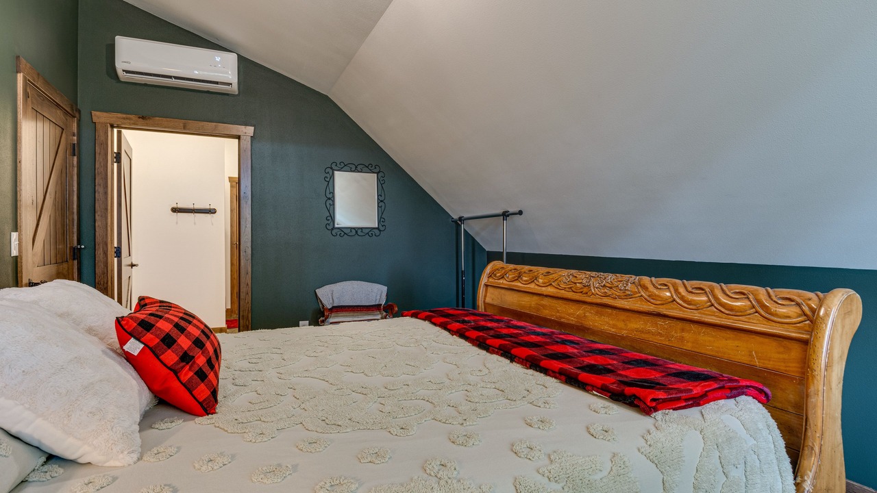Photo of Bedroom in Huron