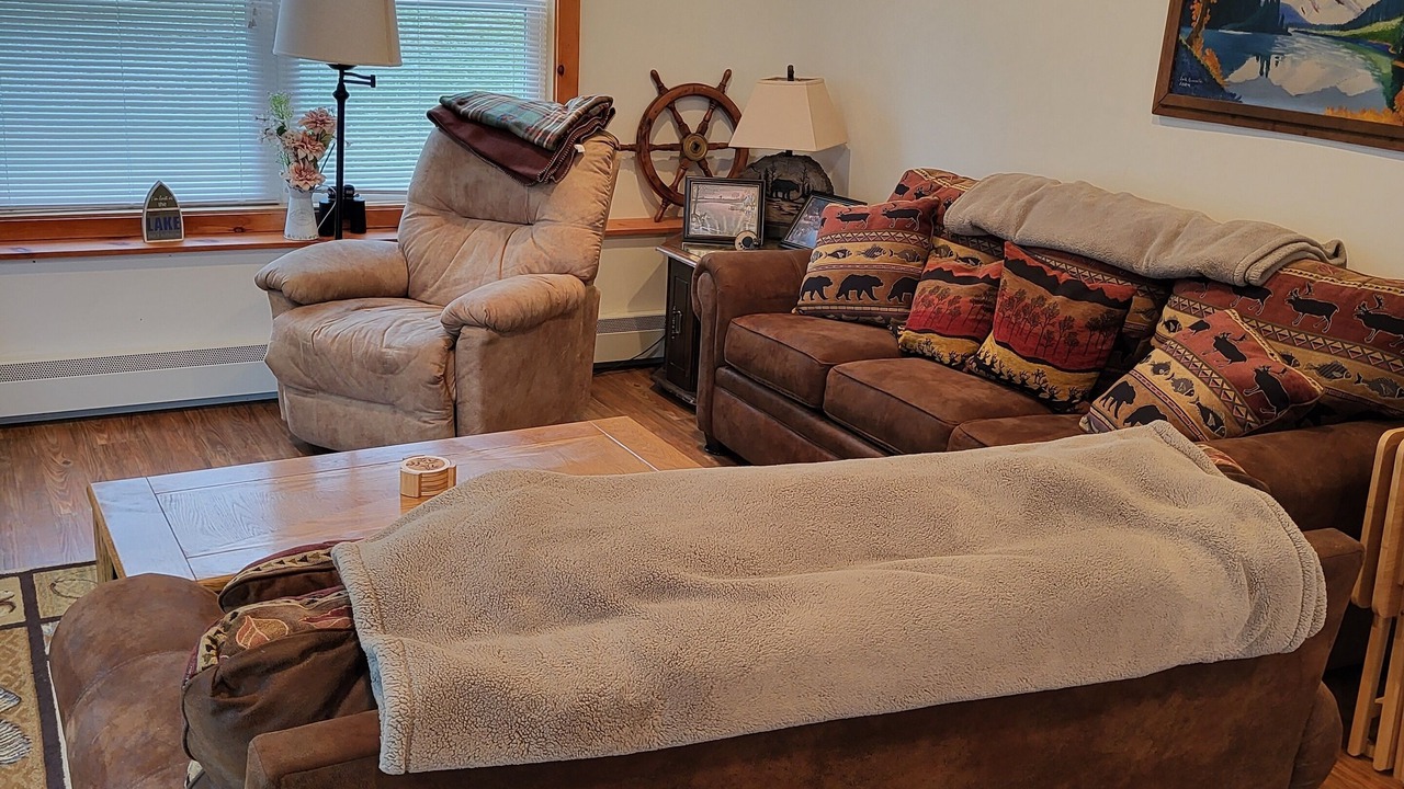 Photo of Livingroom in Ellenburg Center