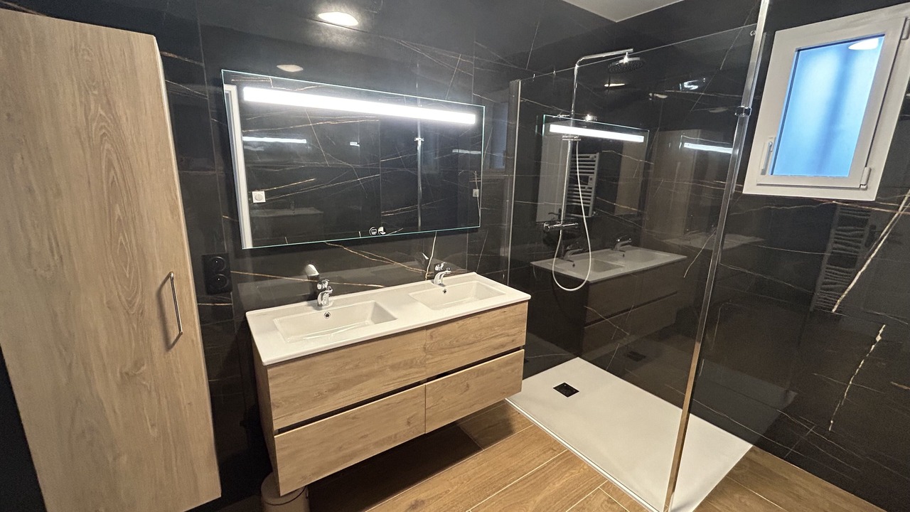 Photo of Bathroom in Lampaul-Plouarzel
