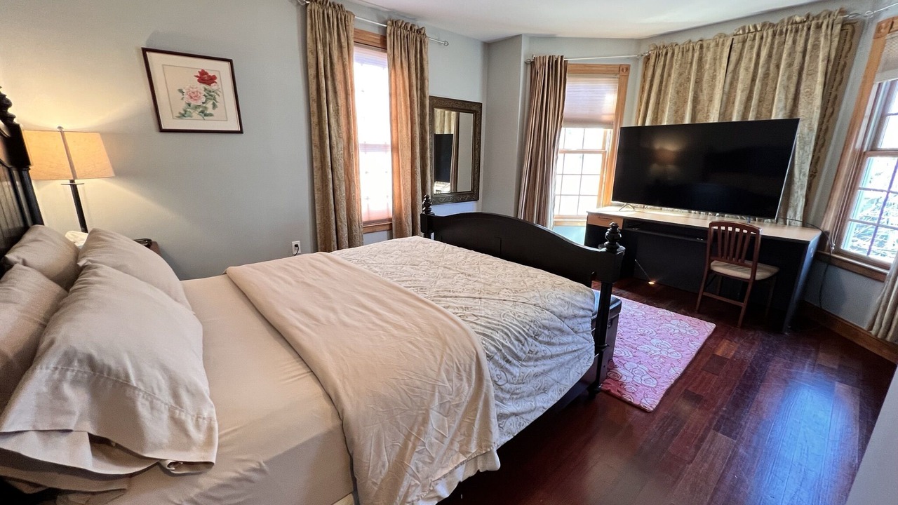 Photo of Bedroom in Inman Square