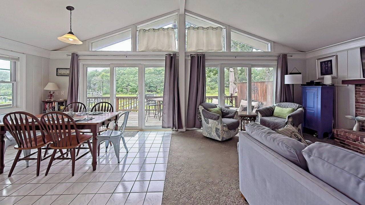 Photo of Livingroom in East Falmouth