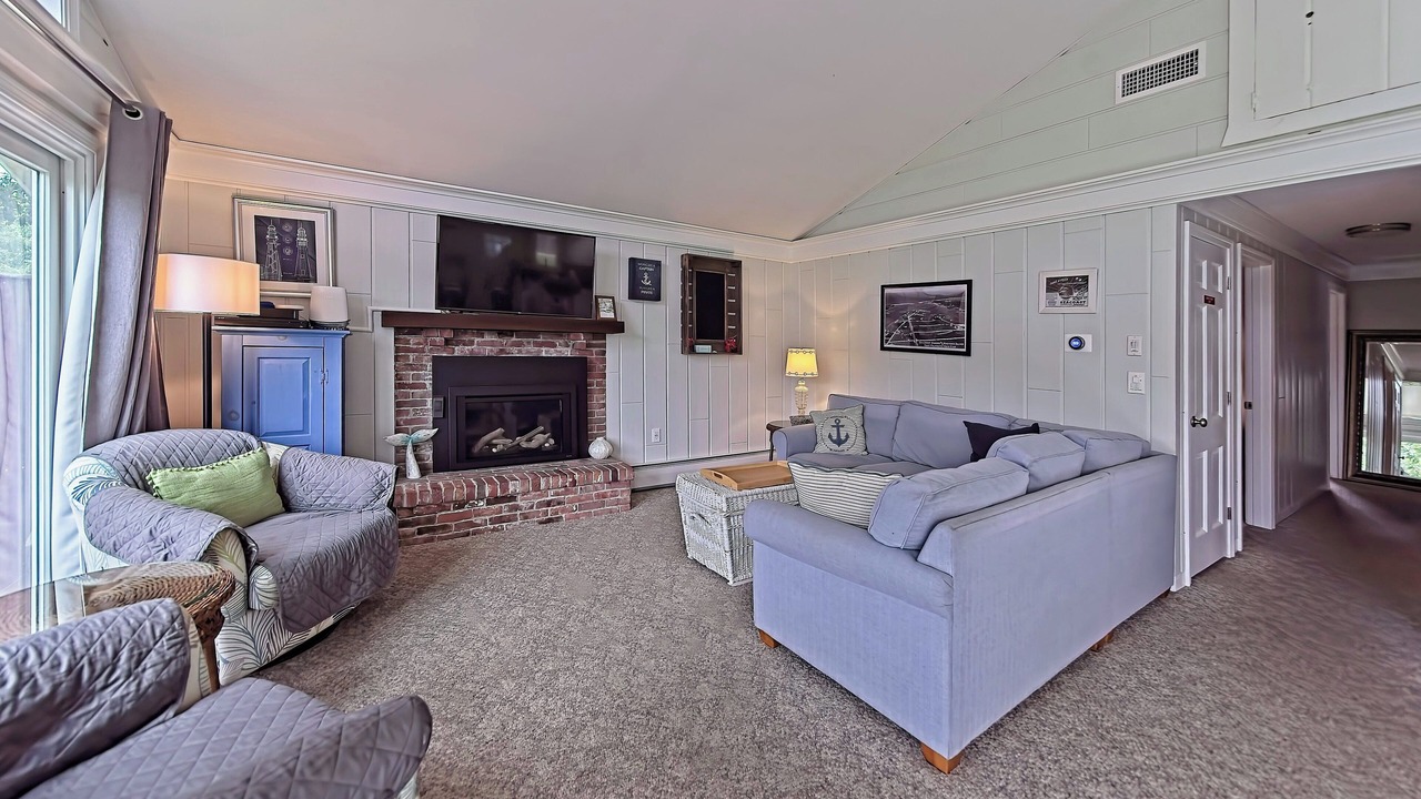 Photo of Livingroom in East Falmouth