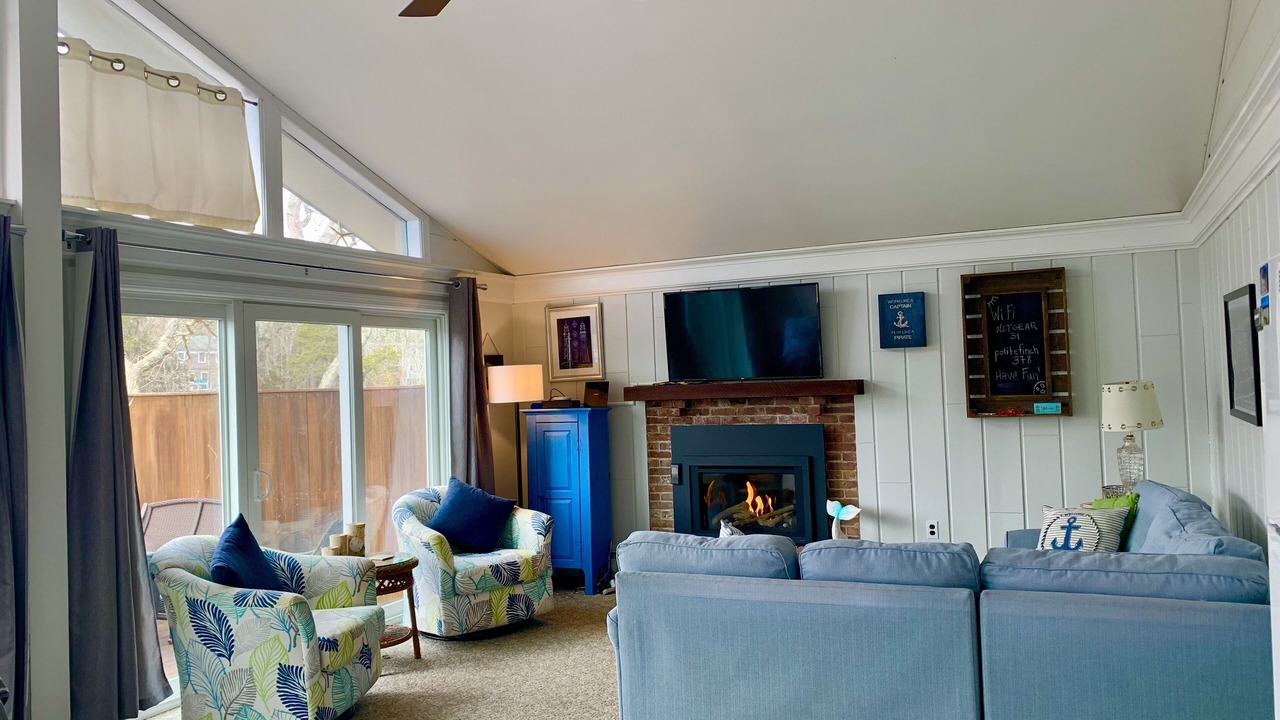 Photo of Livingroom in East Falmouth