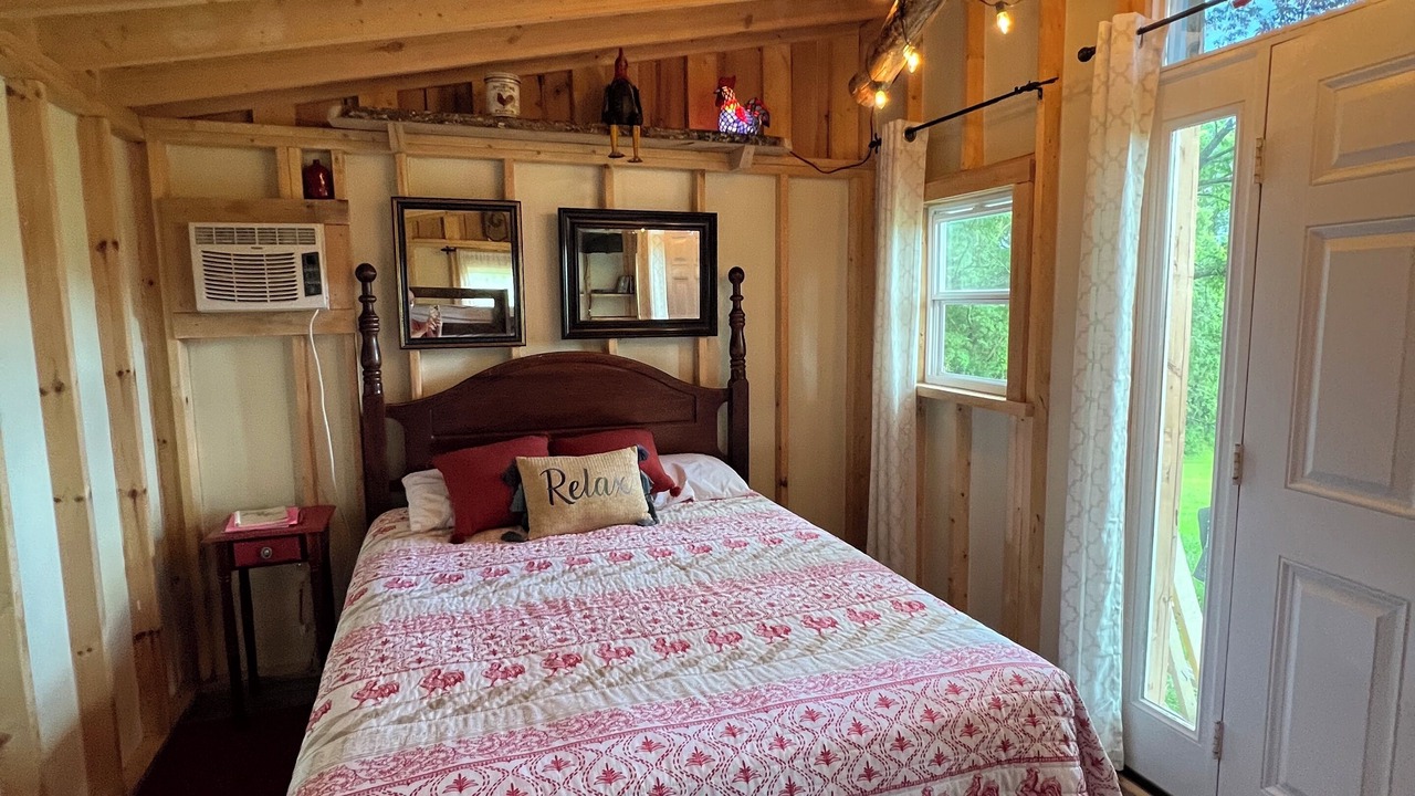 Photo of Bedroom in Gap Mills