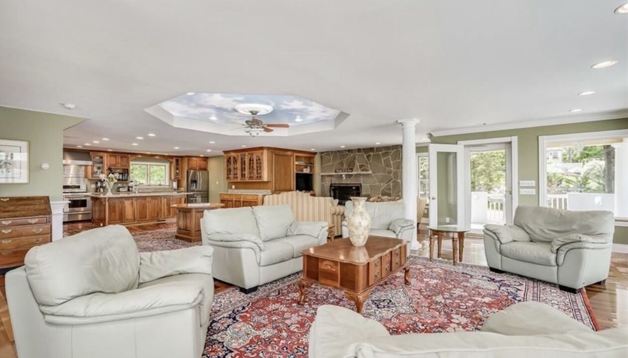 Photo of Livingroom in Alexandria Bay