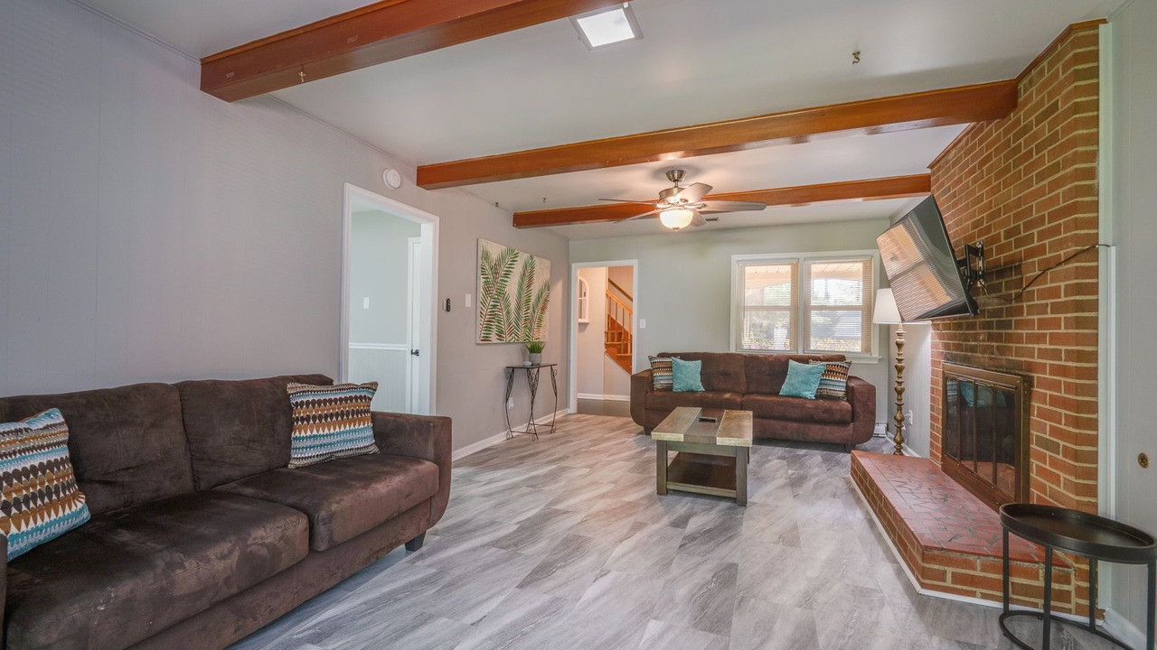 Photo of Livingroom in Buckroe Beach