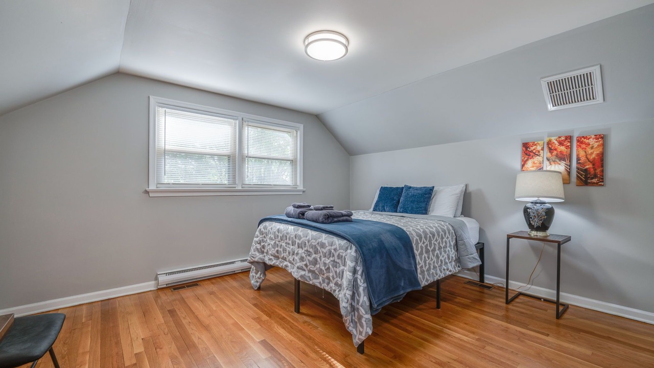 Photo of Bedroom in Buckroe Beach