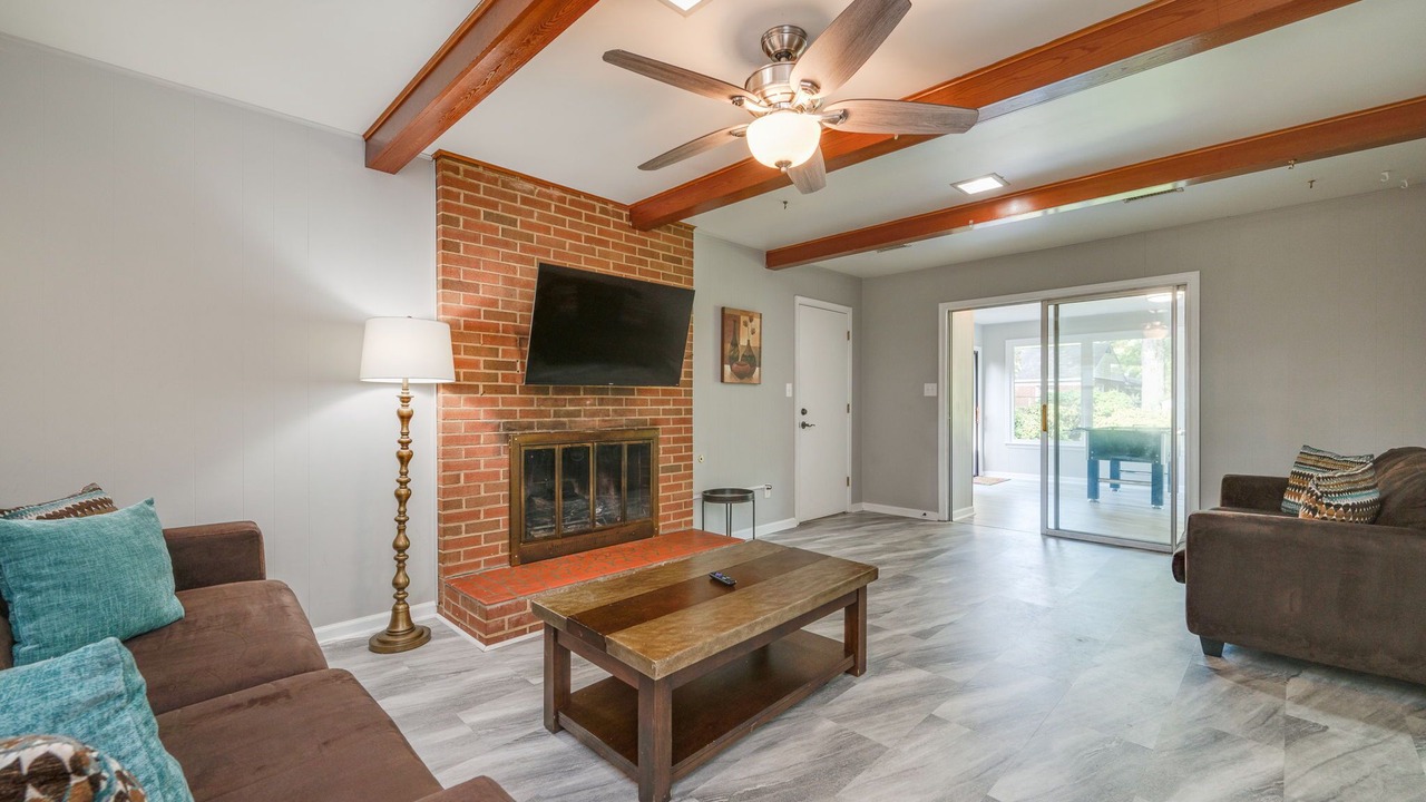 Photo of Livingroom in Buckroe Beach