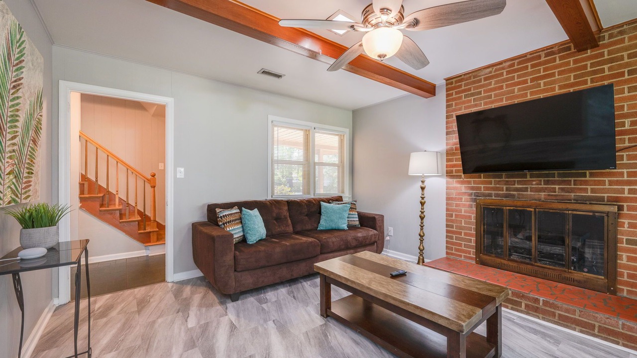 Photo of Livingroom in Buckroe Beach