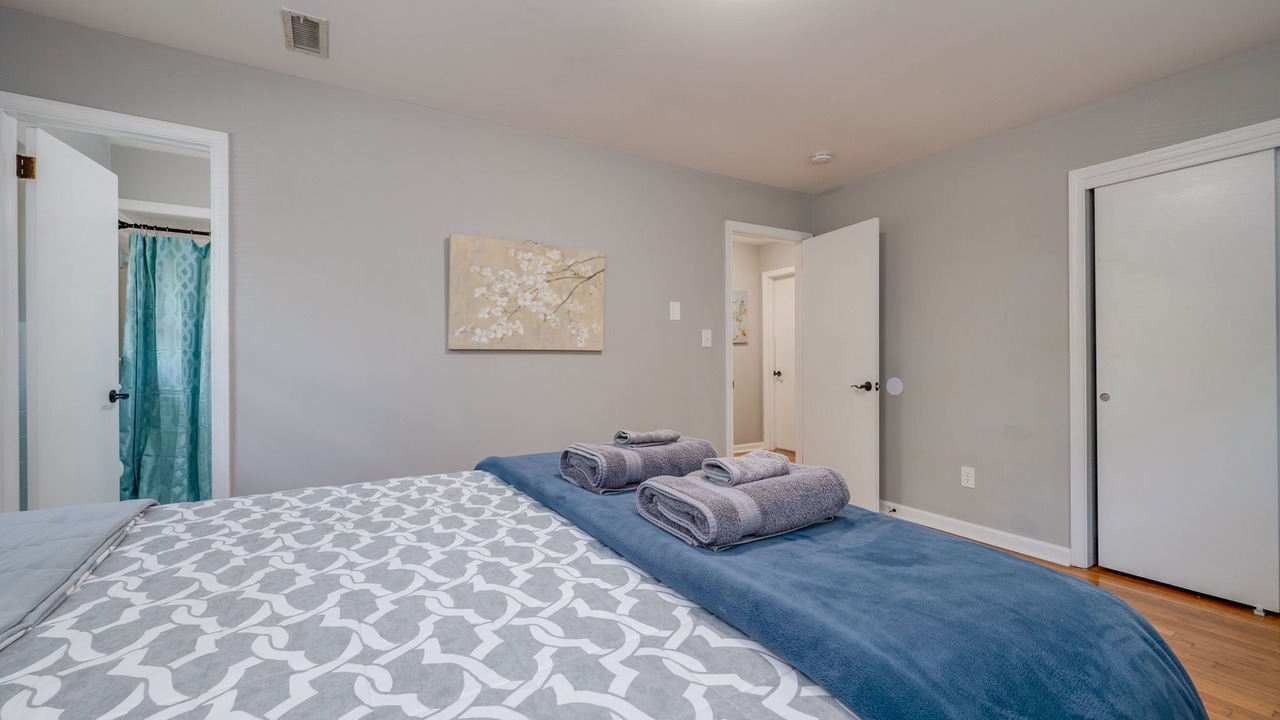Photo of Bedroom in Buckroe Beach