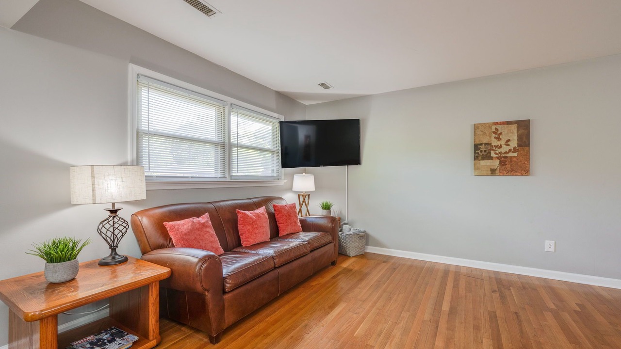 Photo of Livingroom in Buckroe Beach