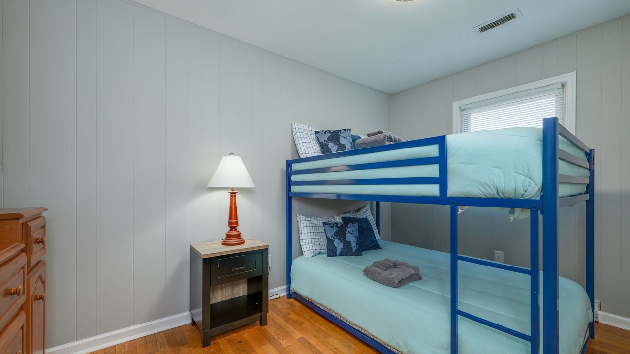 Photo of Bedroom in Buckroe Beach