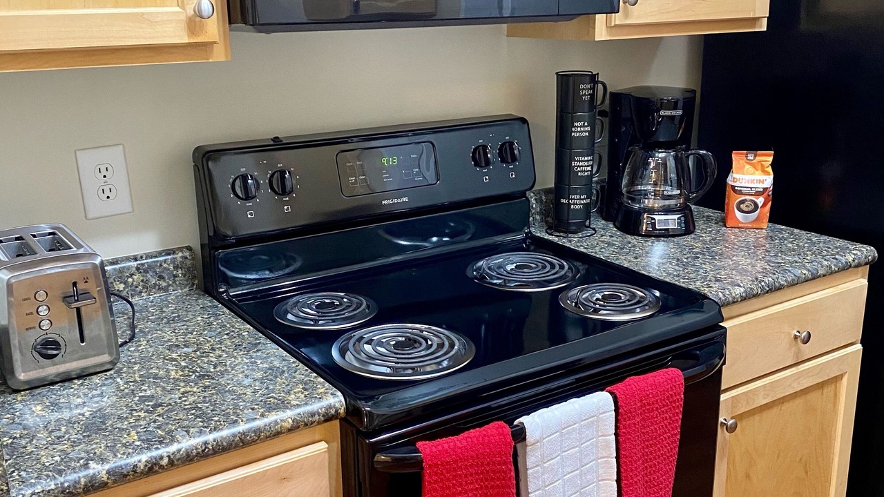 Photo of Kitchen in Coliseum Central