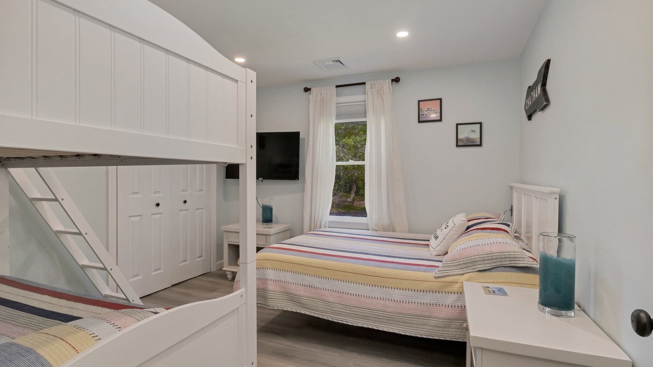 Photo of Bedroom in South Chatham