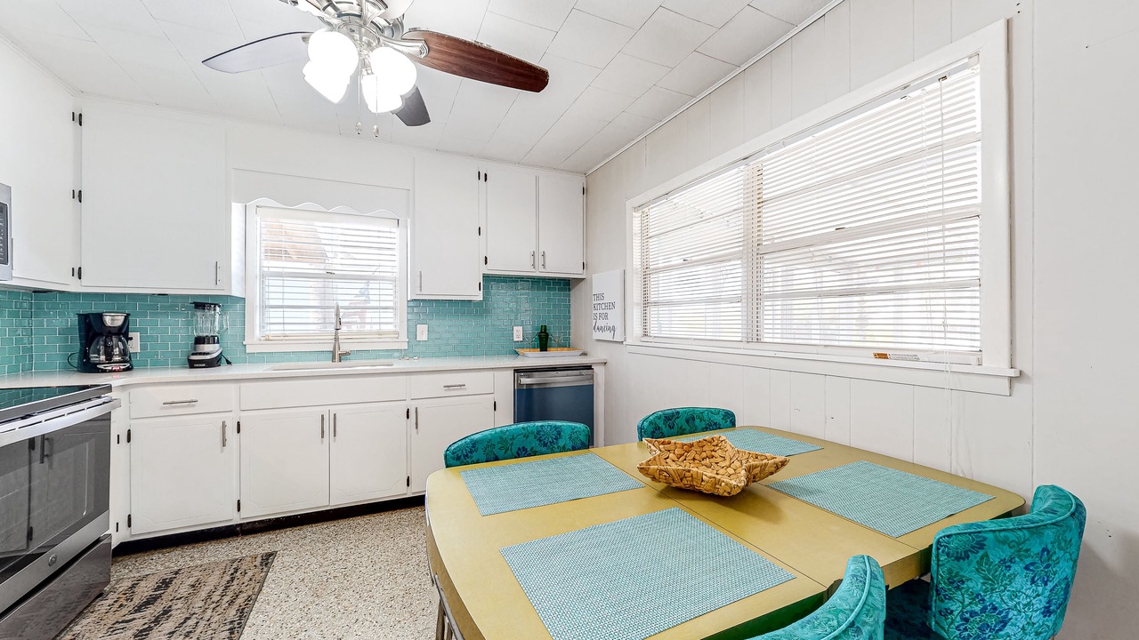 Photo of Kitchen in Kiska Beach