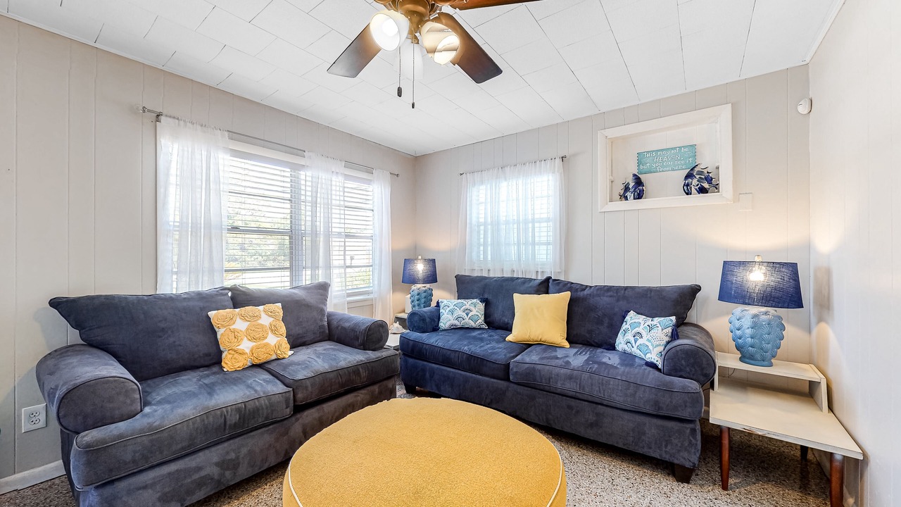 Photo of Livingroom in Kiska Beach