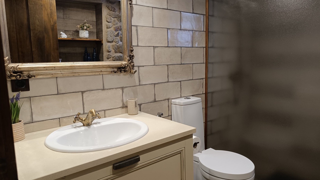 Photo of Bathroom in Estoraos