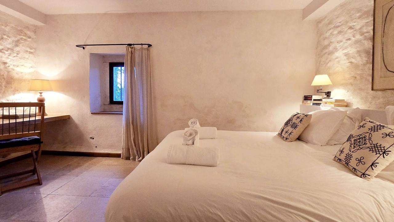 Photo of Bedroom in Oppede