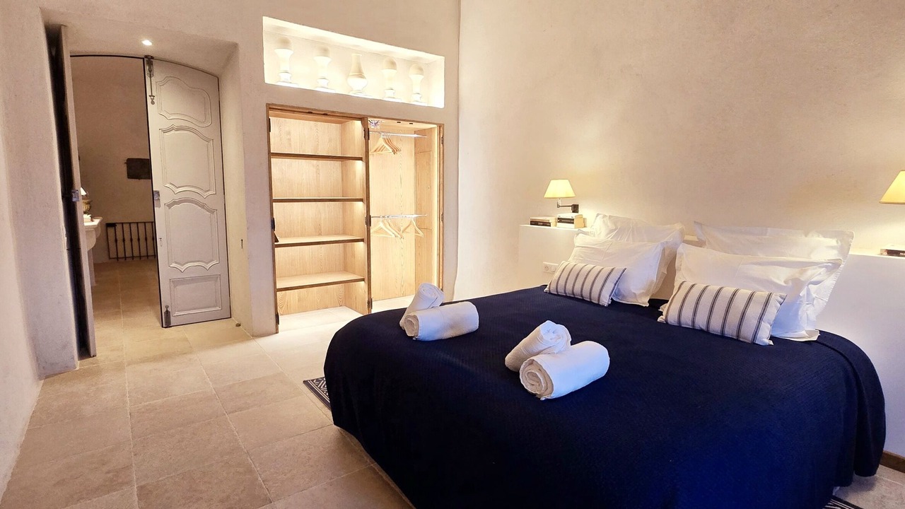 Photo of Bedroom in Oppede