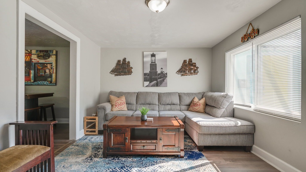 Photo of Livingroom in Buckroe Beach