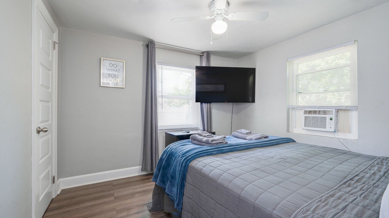 Photo of Bedroom in Buckroe Beach