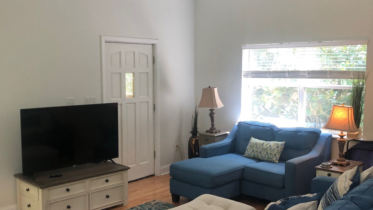 Photo of Livingroom in Crawfordville