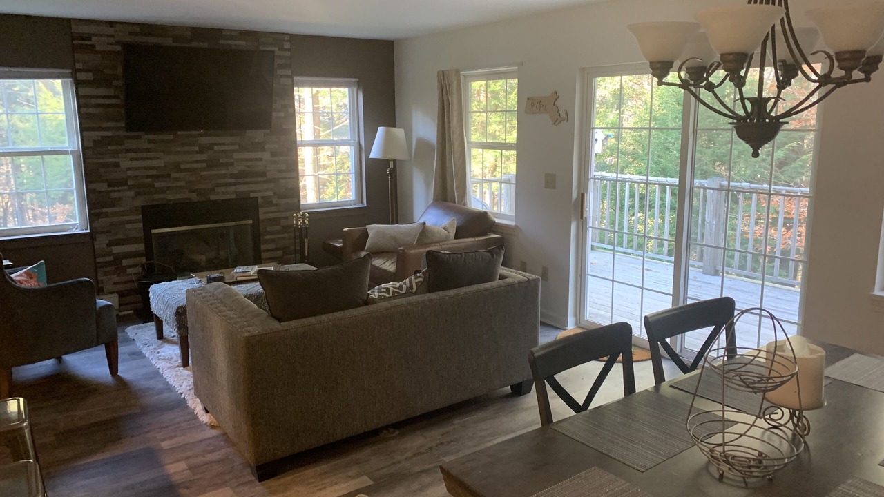 Photo of Livingroom in Hancock