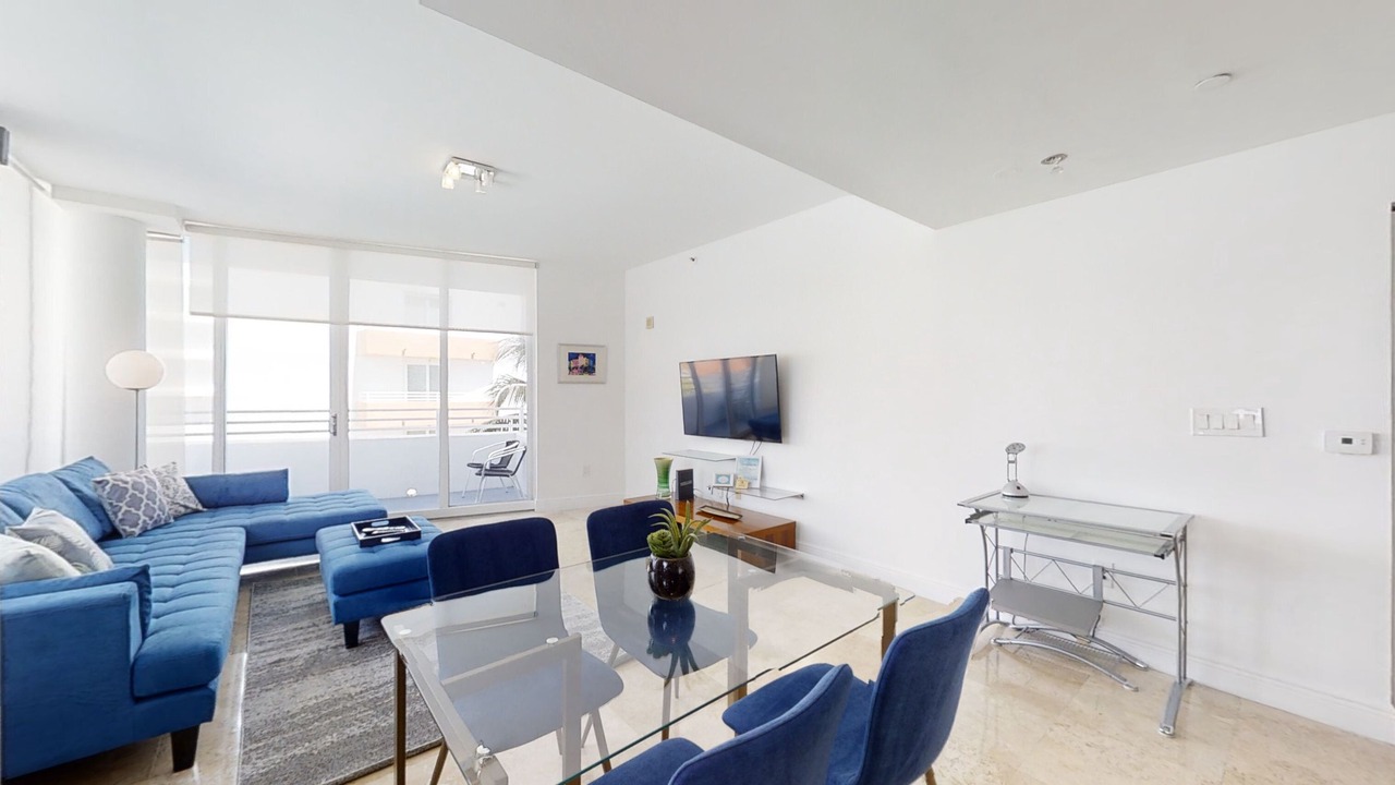 Photo of Livingroom in South of Fifth