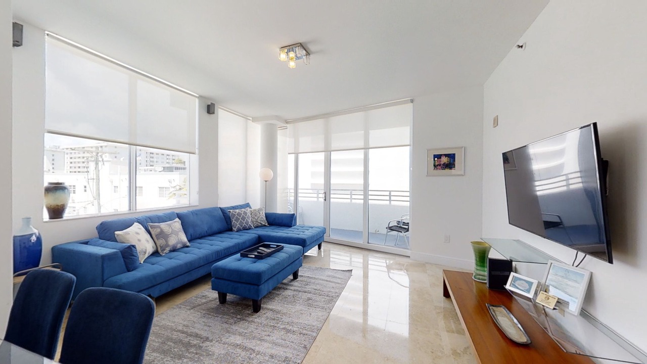 Photo of Livingroom in South of Fifth