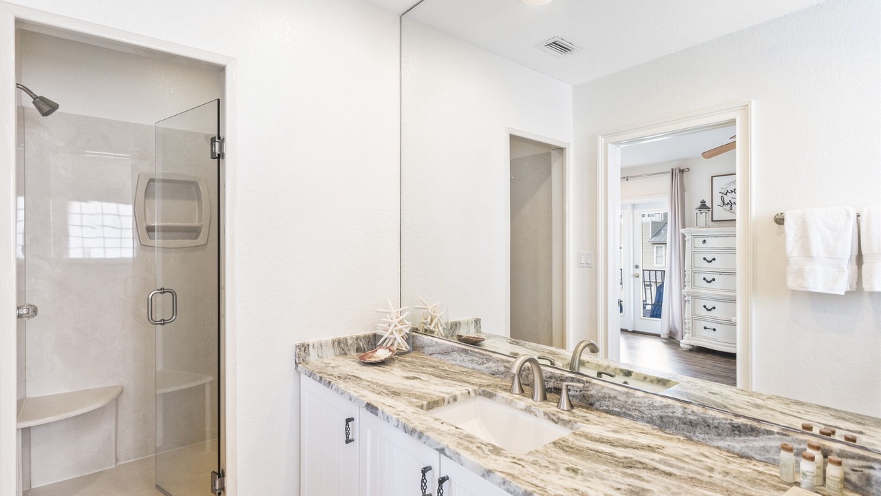 Photo of Bathroom in Crystal Shores
