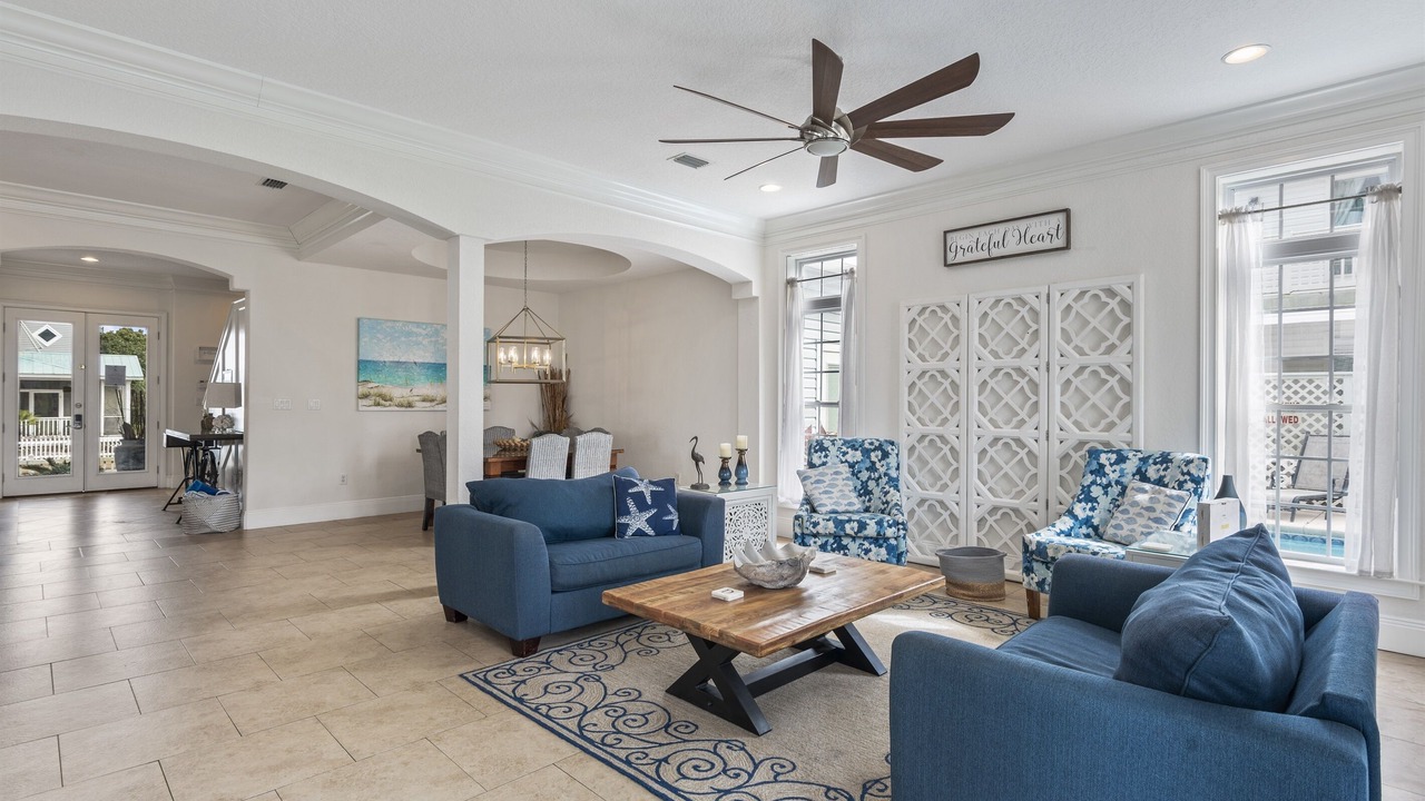 Photo of Livingroom in Crystal Shores