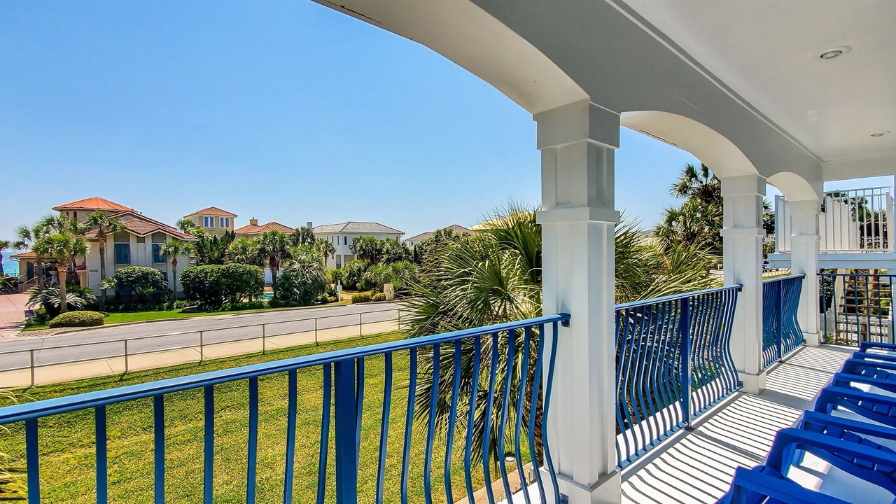 Photo of Patio Balcony in Crystal Shores