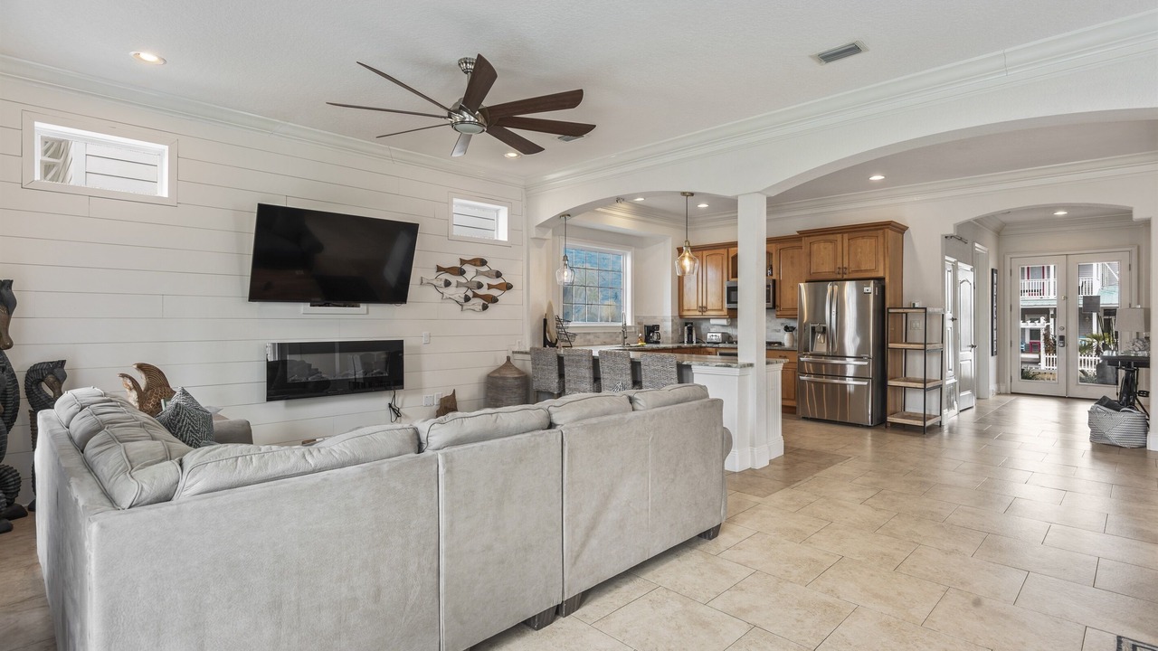 Photo of Livingroom in Crystal Shores